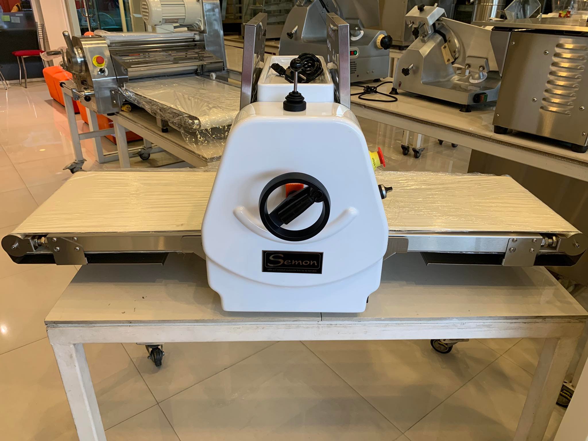 เครื่องรีดแป้งตั้งโต๊ะไซส์เล็ก SI-ST8S