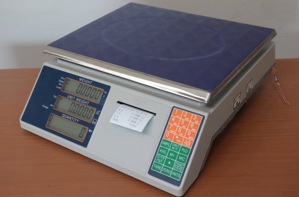 เครื่องชั่งนับจำนวนชิ้นงาน เครื่องชั่งน้ำหนัก เครื่องชั่งตั้งโต๊ะ 30kg ความละเอียด 5g หน้าจอแสดงผล LCD ยี่ห้อ SDS รุ่น IDS817 พิกัด 30kg/5g มีปริ้นเตอร์ในตัว