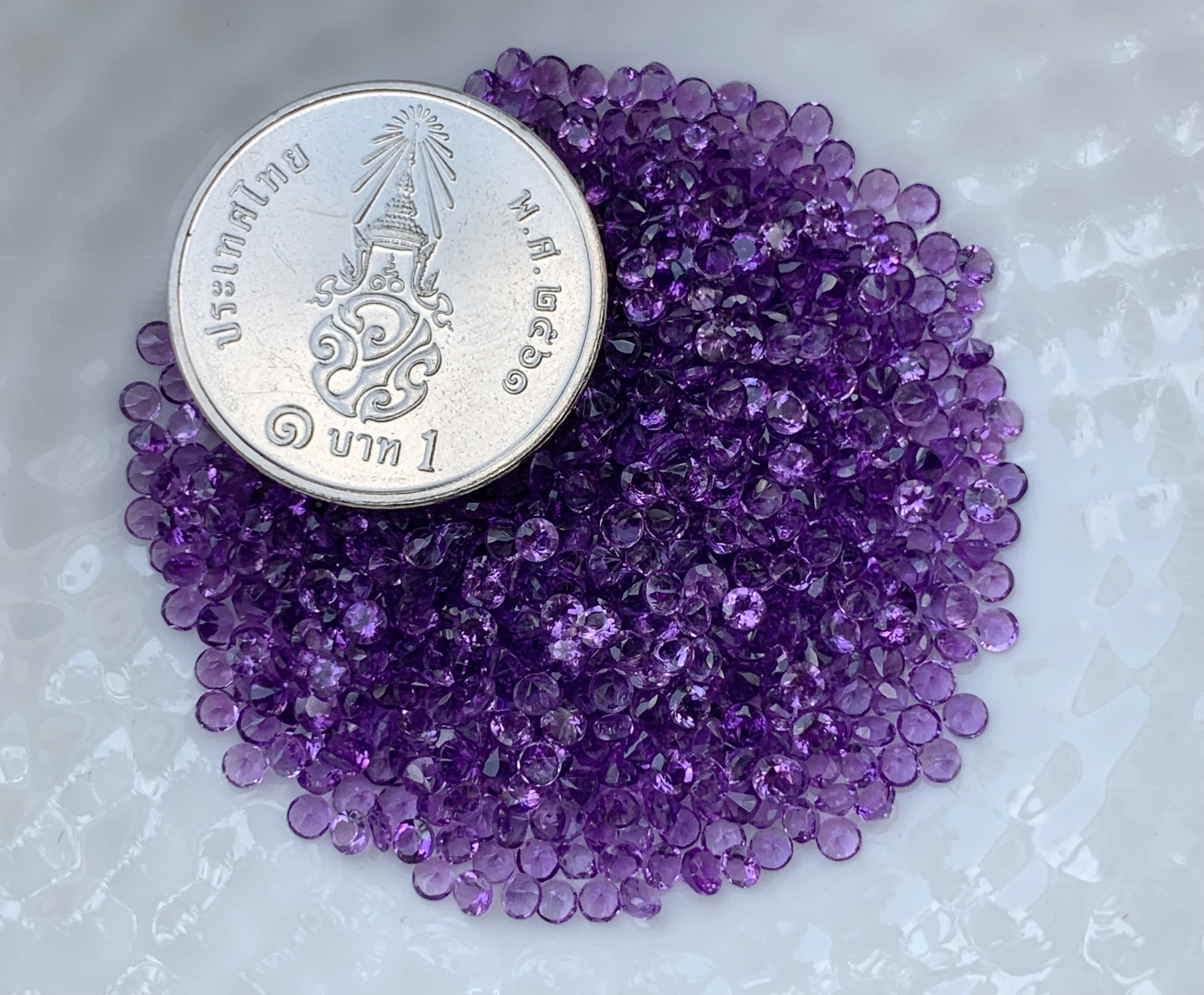 Amethyst อเมทิสกลม 2.0 มม. 5 กะรัต