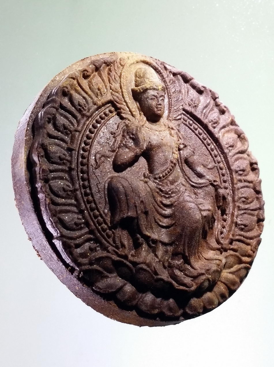 รหัสสินค้า จตุคามรามเทพ 817 พระเทวราชโพธิสัตว์จตุคามรามเทพ รุ่นเสวยสุข เนื้อก้นครก โค๊ตเลเซอร์ หมายเลข 20956