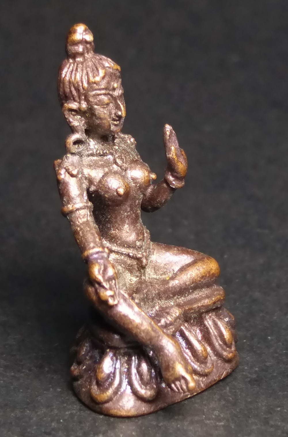 รหัสสินค้า พระกริ่ง พระหล่อ 139 รูปหล่ออุดกริ่ง พระแม่ปารวดี เนื้อนวโลหะ ไม่ทราบสำนัก พระรายการนี้ให้เช่าบูชาแล้ว