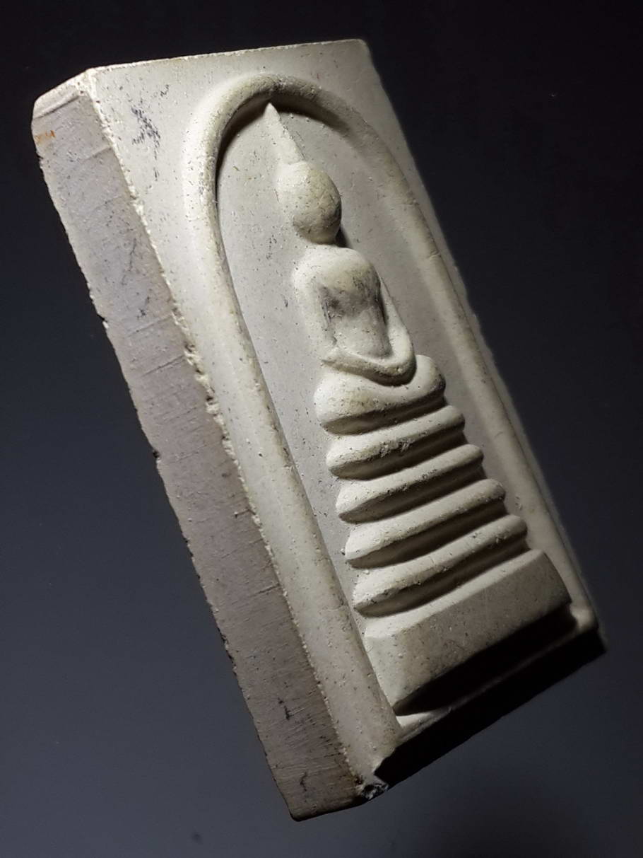 รหัสสินค้า พระสมเด็จ วัดต่างๆ 267 พระสมเด็จเนื้อผงฐาน 5 ชั้น หลังรูปเหมือนพระครูอุทัยอรรถโกศล หลวงพ่อแกะ วัดป่าคา อำเภอลานสัก จังหวัดอุทัยธานี พระรายการนี้ให้เช่าบูชาแล้ว