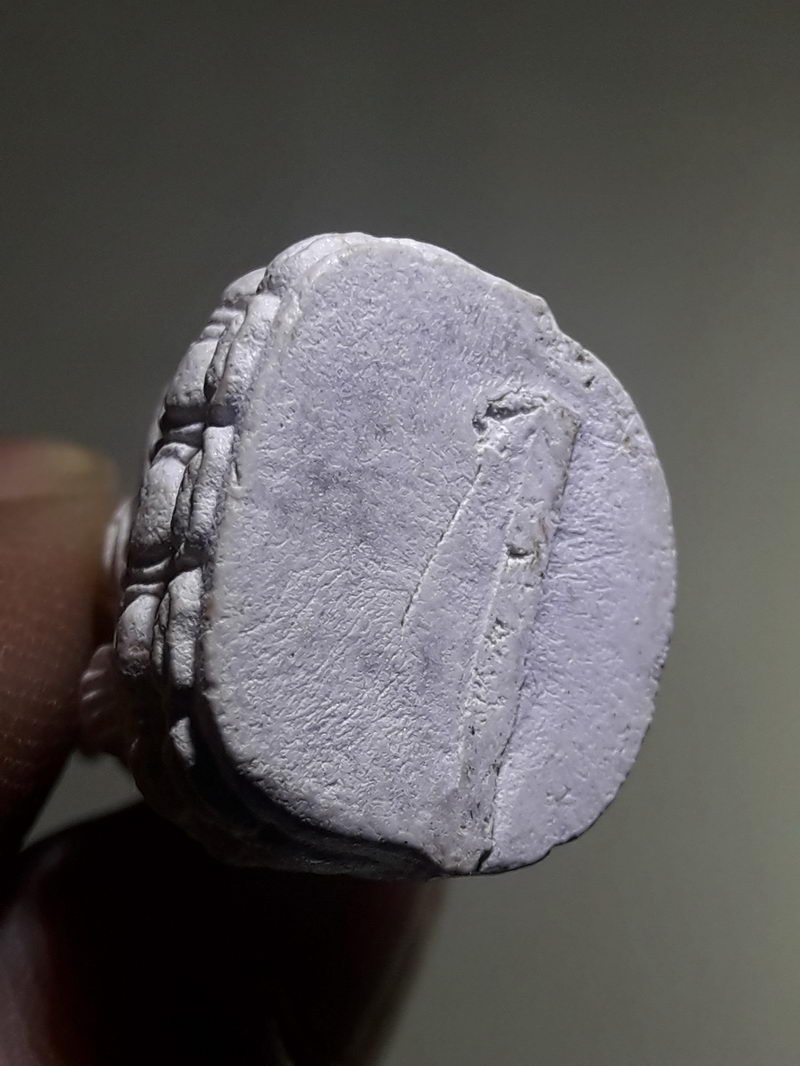 รหัสสินค้า พระเนื้อดิน ผง ว่าน 10528 พระกริ่งสุนทโร หลวงพ่อทองกลึง สุนทโร วัดเจดีย์หอย จ.ปทุมธานี เนื้อผง