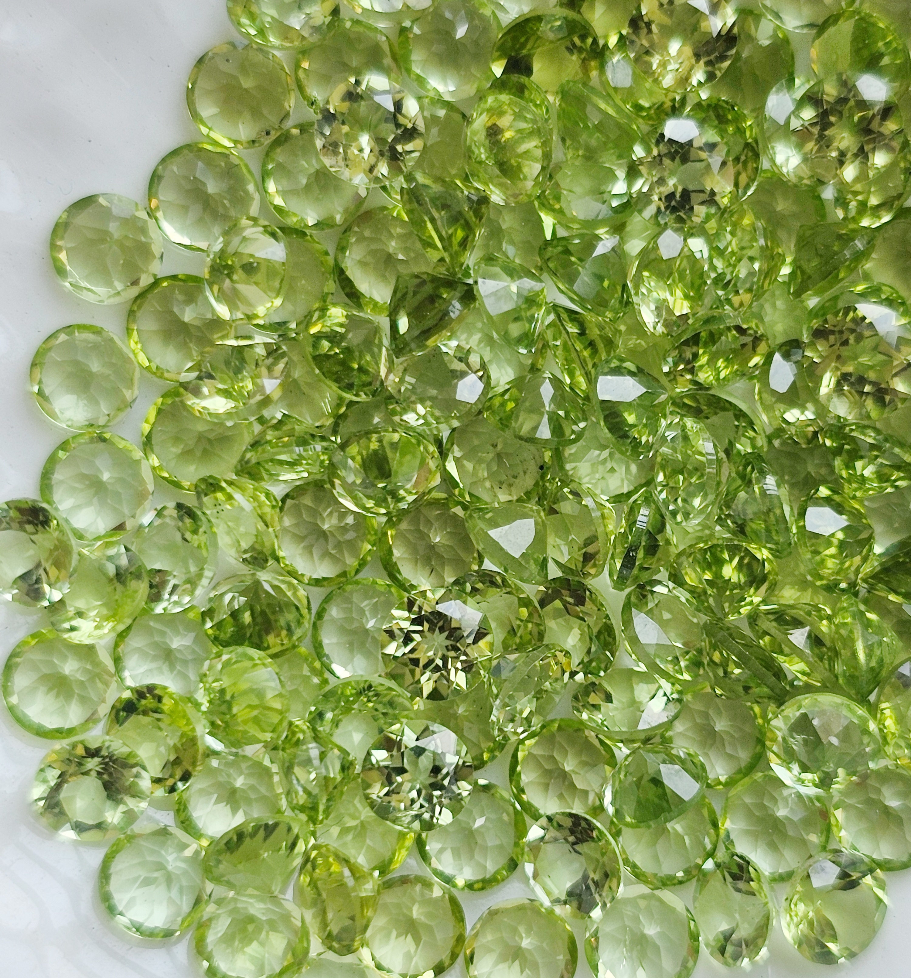 เพอริดอทกลม 4 มม. 5 กะรัต