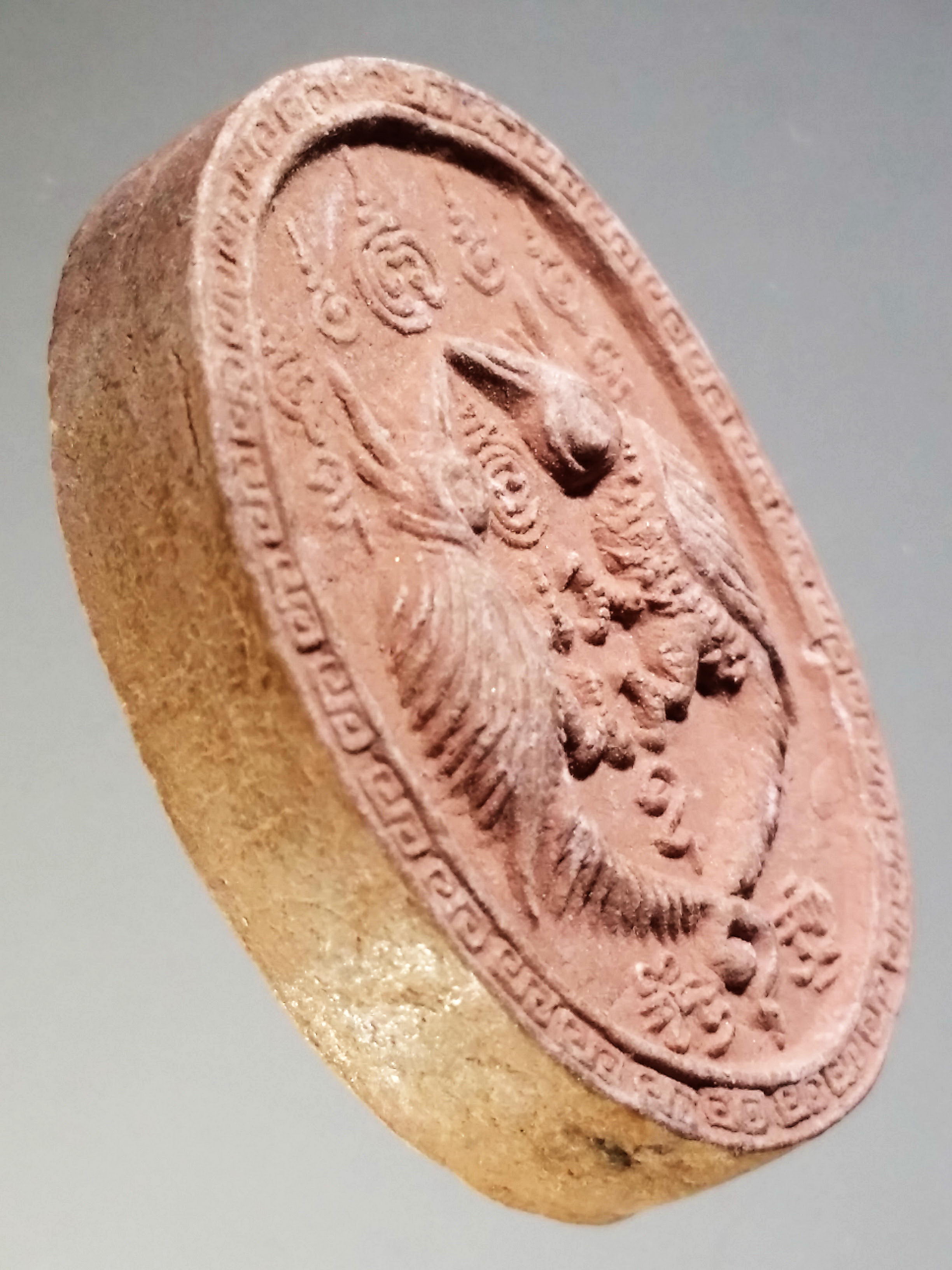 รหัสสินค้า พระไม่ทราบที่ 345 สาริกาคู่หางเกี่ยว เนื้อผงหลังยันต์ หลวงปู่ทวด (นะโมโพธิสัตโตอาคันติมายะอิติภะคะวา) ยันต์ทางด้านหลังเป็นยันต์ประจำวัตถุมงคลของหลวงปู่ทวดครับ ไม่ทราบสำนักที่สร้าง พระรายการนี้ให้เช่าบูชาแล้ว