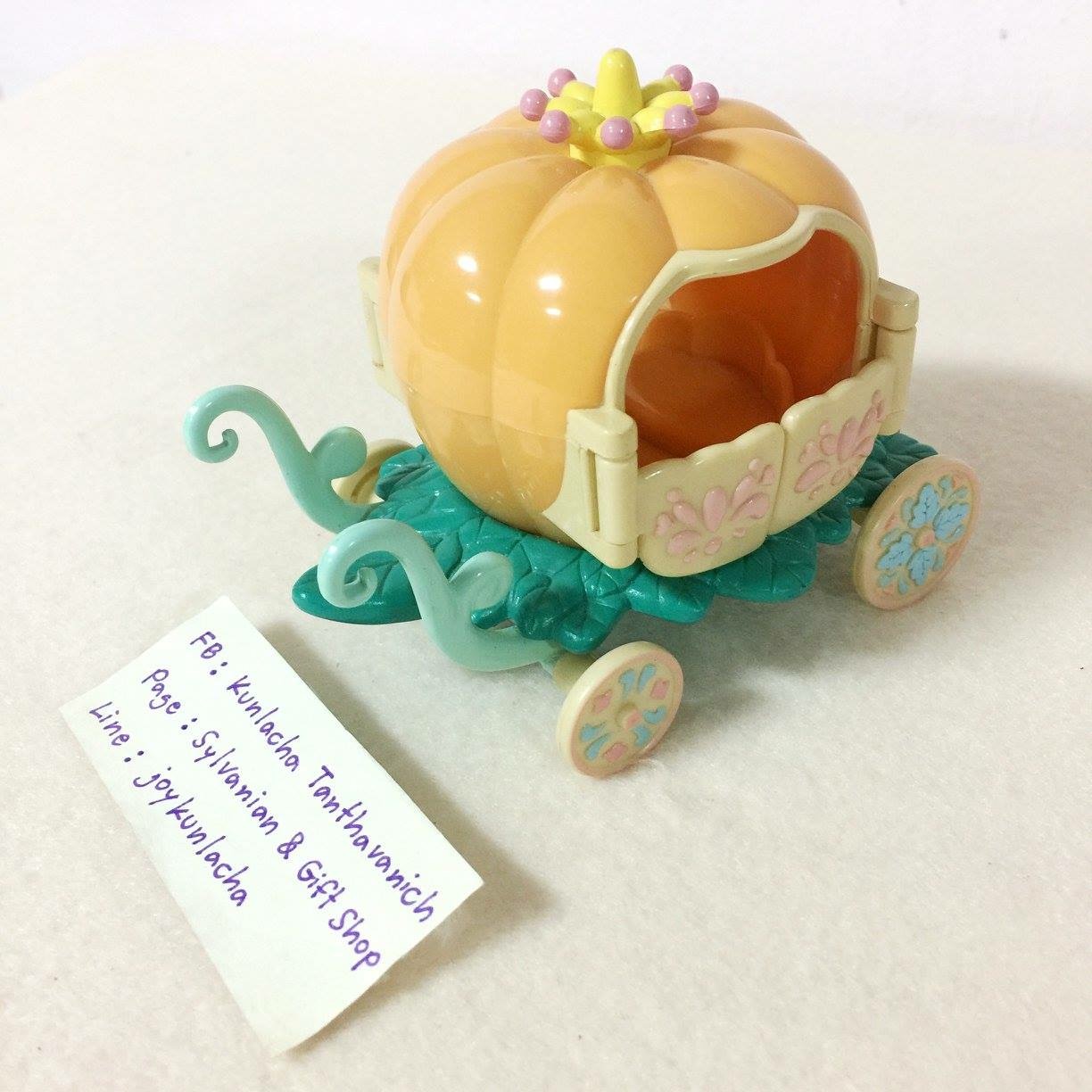 รถฟักทองสำหรับเบบี้ ขาดดอกฟักทองสีเหลืองด้านหน้าค่ะ งานหายาก Pumpkin Carriage : Sylvanian Families