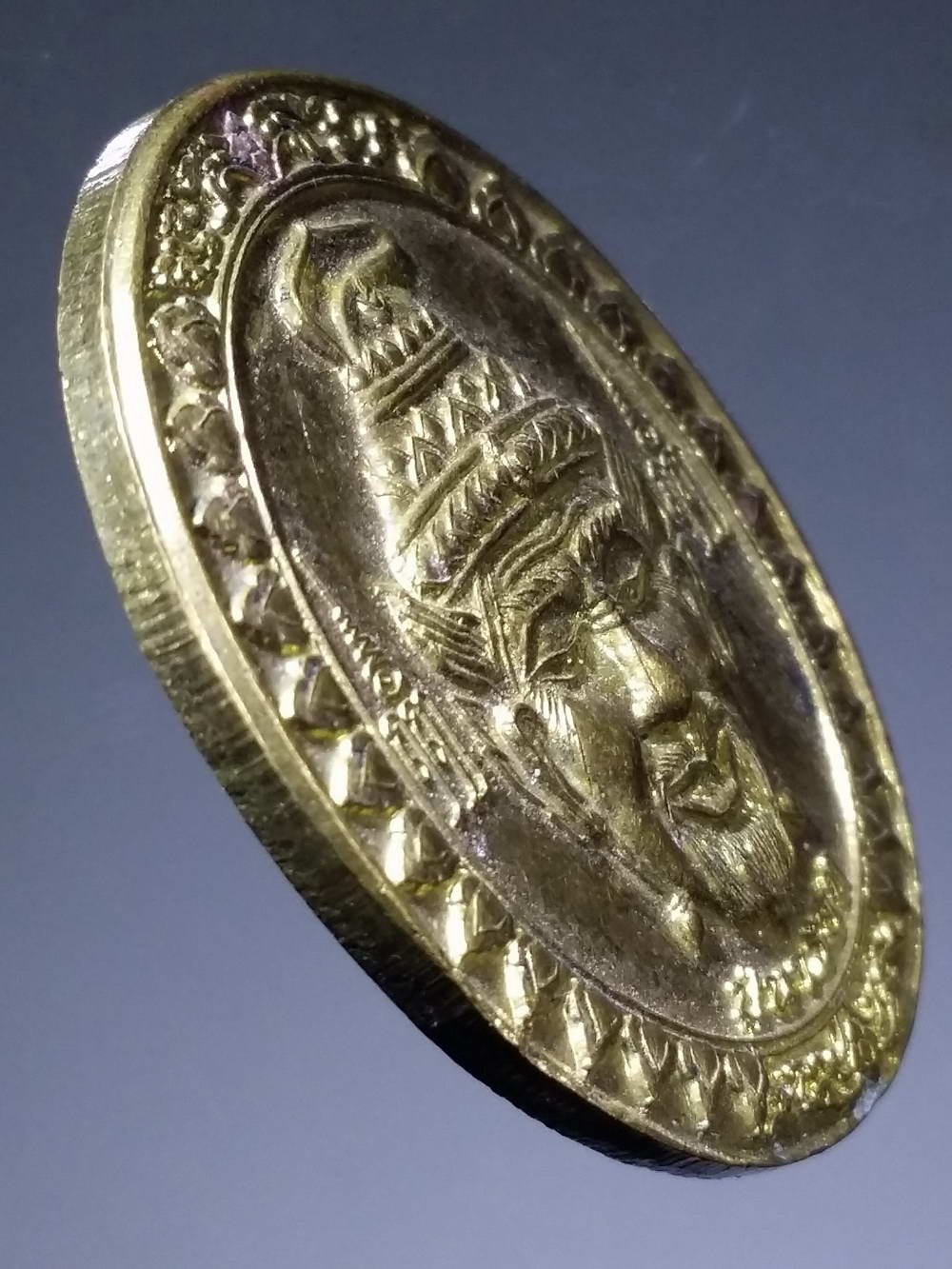 รหัสสินค้า เทพจีน - เทพฮินดู 033 เหรียญทองฝาบาตรรุ่นที่ 1 ปู่ฤาษีนารอด หลังนกสาริกาคู่ ไม่ทราบสำนัก พระรายการนี้ให้เช่าบูชาเเล้ว