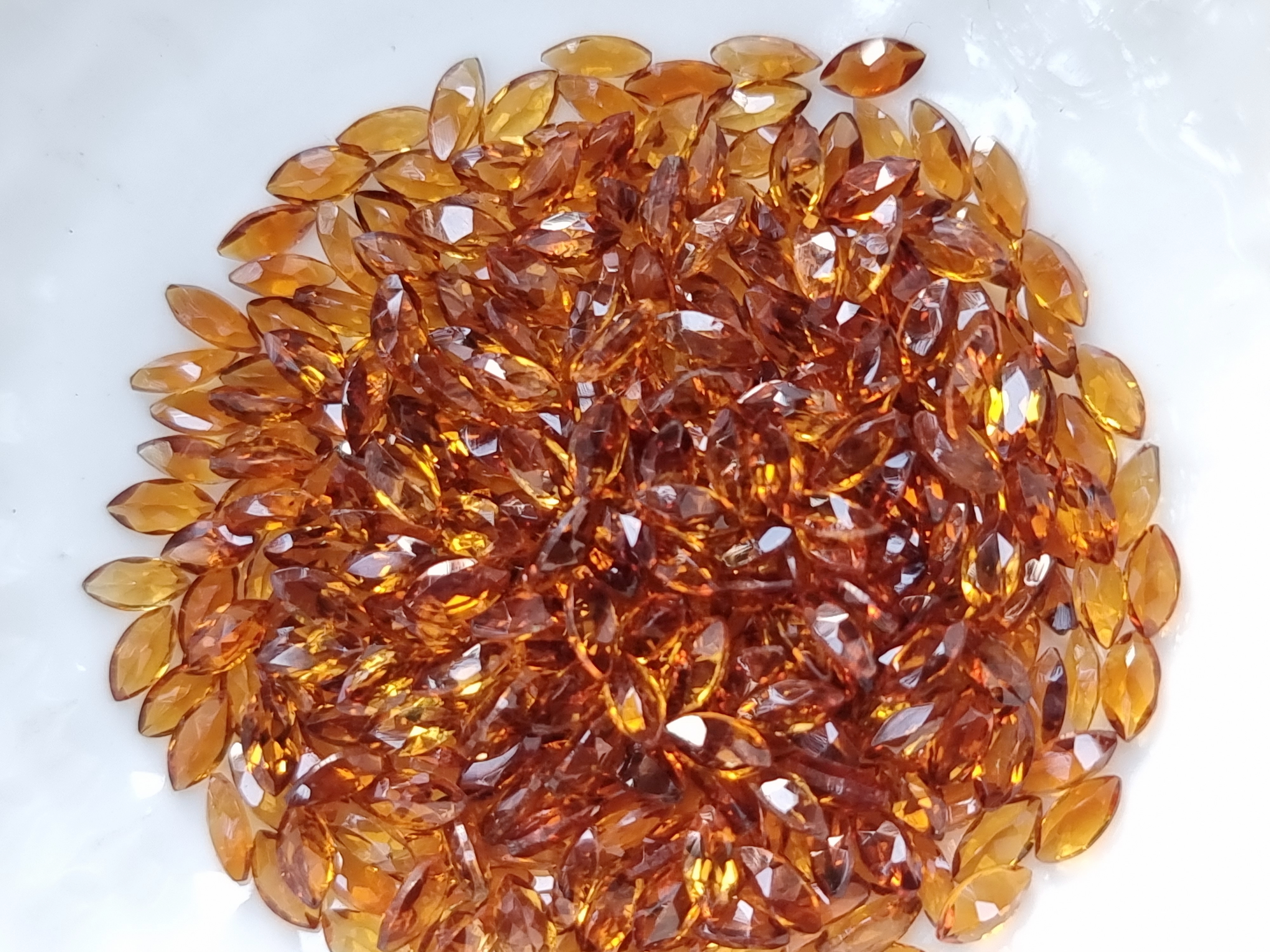 ซิทรินเข้มมาคี 4X2 มม. 5 กะรัต