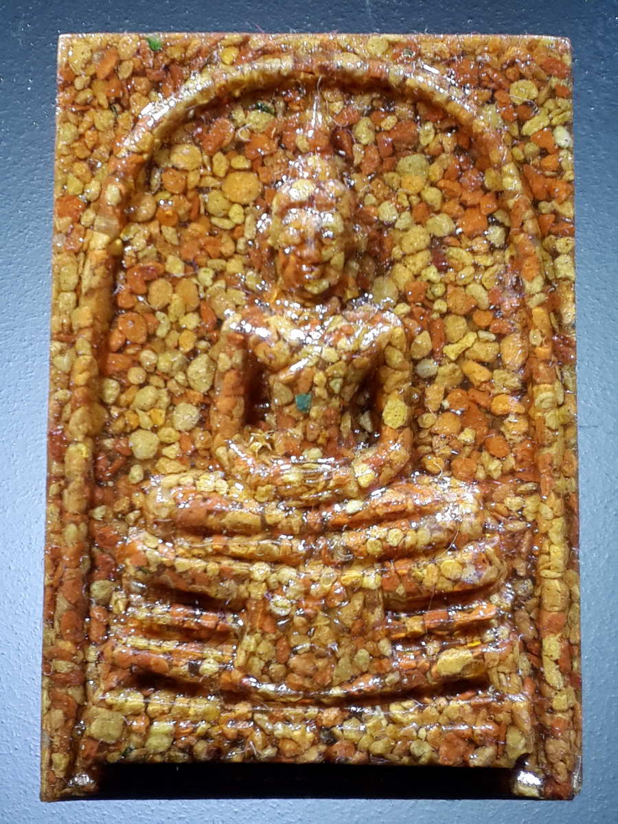 รหัสสินค้า พระมีกล่อง 364 หลวงพ่อโสธร เนื้อกระเบื้องหลังคาโบสถ์ วัดโสธรวรารามวรวิหาร จังหวัดฉะเชิงเทรา พิมพ์ ตาโปน