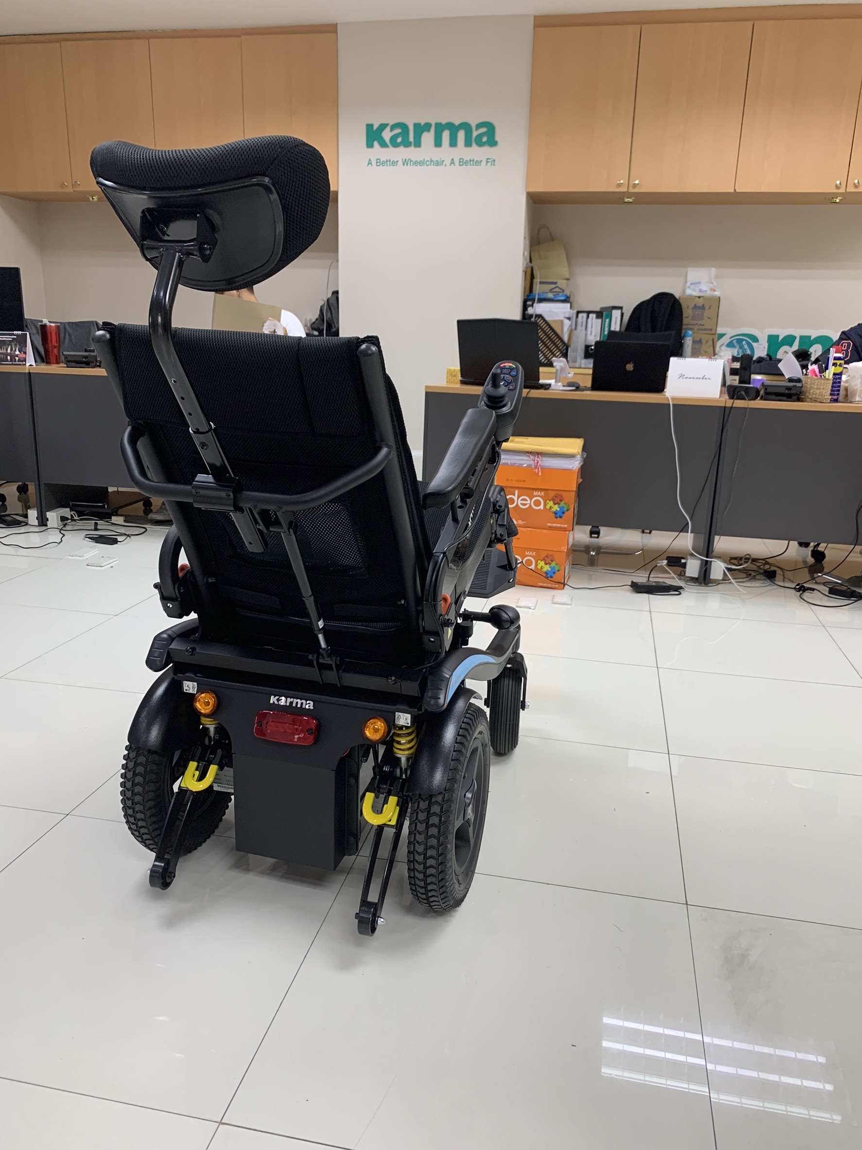 รถเข็นไฟฟ้าคาร์ม่า KARMA รุ่น Blazer Sling พนักพิงหลังปรับเอนได้ พนักพิงศรีษะปรับระดับได้ ของแท้ รับประกันศูนย์ไทย 5 ปี (รุ่นยอดนิยม)