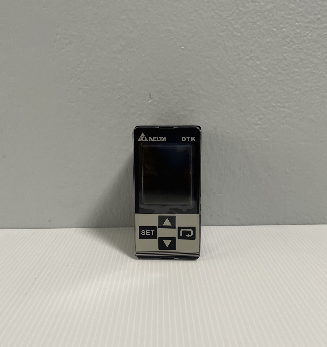 Delta Temperature Controller DTK4896R12 (Relay 250 V)
