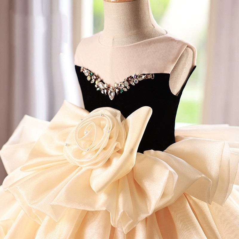 Gd4515- พร้อมส่งจากไทย ชุดออกงานเด็กหญิงสีครีม-สีดำ ทูโทน สุดสวยหรู ไหล่ซีทรู กระโปรงหลายชั้นฟูสวย โบว์แยกจากชุดได้ ชุดราตรีเด็กทรงสั้น