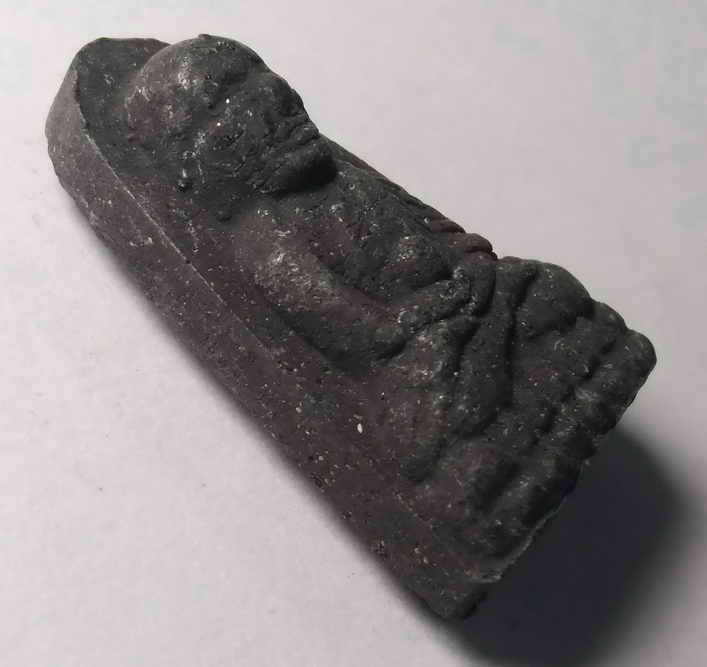 รหัสสินค้า สงขลา 003 หลวงปู่ทวดเนื้อผงว่าน พิมพ์พระรอด ออกวัดพะโคะ จังหวัดสงขลา ไม่ทราบปีที่สร้าง พระรายการนี้ให้เช่าบูชาแล้ว