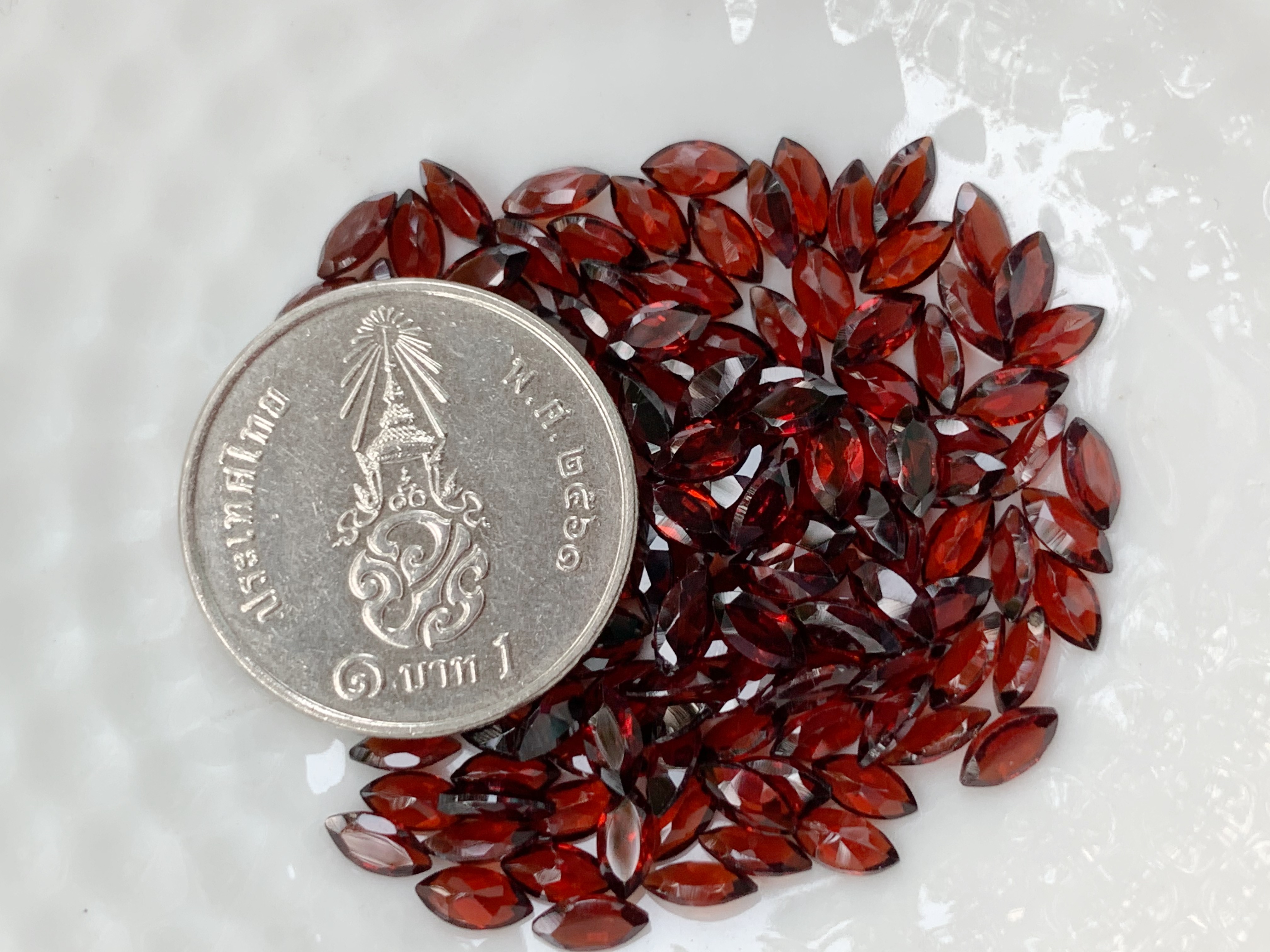 โกเมนมาคี 5x2.5mm. 5 กะรัต