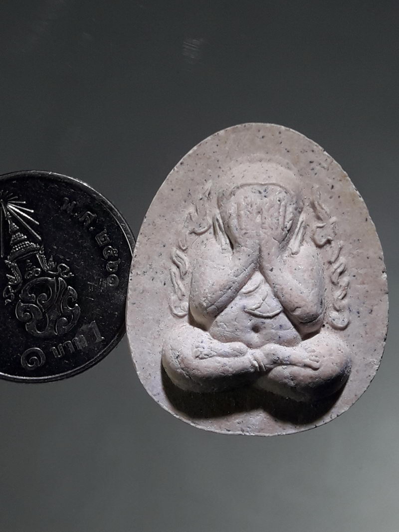 รหัสสินค้า พระเนื้อดิน ผง ว่าน 10465 พระปิดตา กนกข้าง หลวงปู่โต๊ะ วัดประดู่ฉิมพลี รุ่นปลุดหนี้ ปี2542