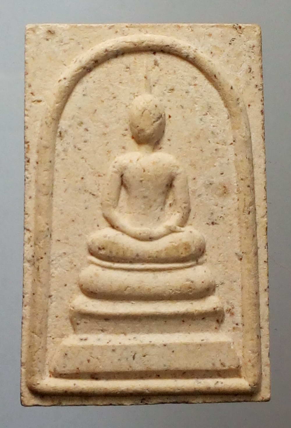 รหัสสินค้า พระสมเด็จ วัดต่างๆ 423 พระสมเด็จเนื้อผงหลังรูปเหมือนหลวงพ่อไหล ปราสสโร