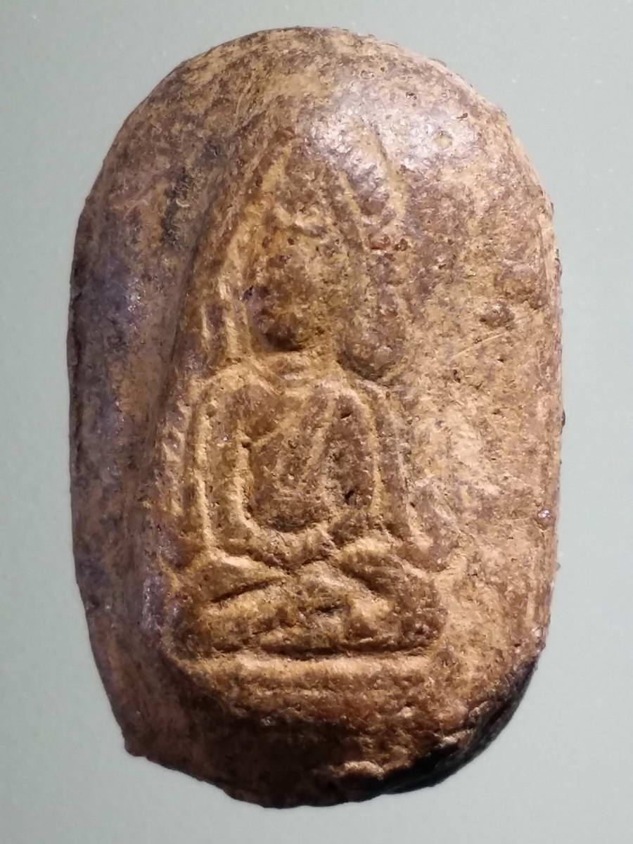 รหัสสินค้า พระไม่ทราบที่ 458 พระพุทธชินราชเนื้อดินเผา พิมพ์สองหน้า ไม่ทราบที่ บางคนดูเป็นพระกรุ บางคนดูเป็นพระเกจิยุคเก่าสร้าง พระรายการนี้ให้เช่าบูชาแล้ว