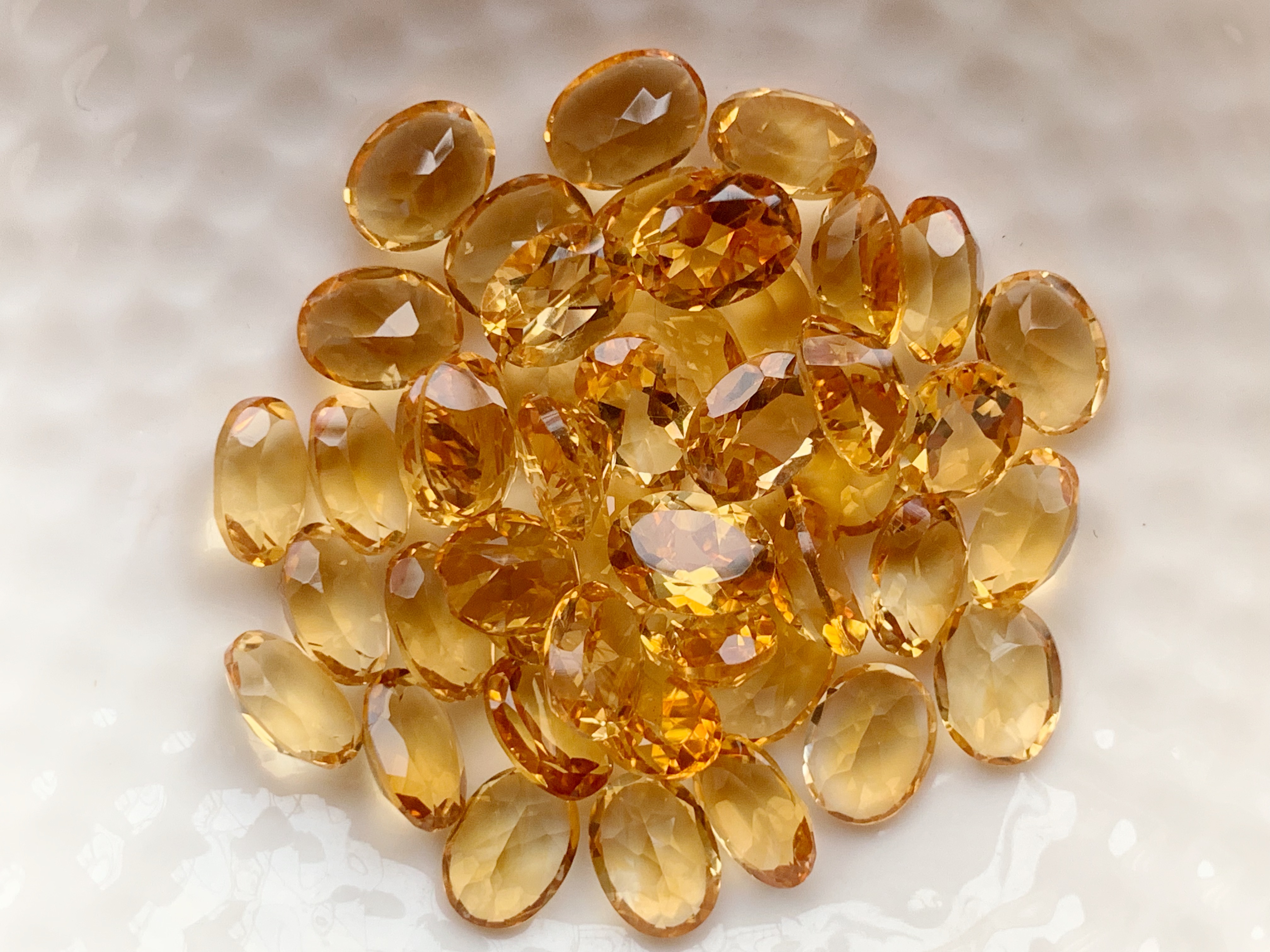 ซิทรินไข่ 8X6 มม. 5 กะรัต