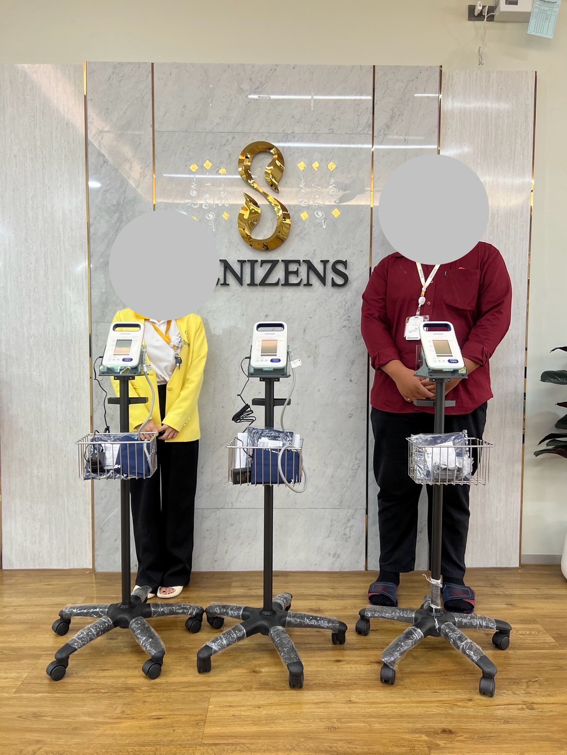 เครื่องวัดความดันโลหิตอัตโนมัติ OMRON รุ่น HBP-1320 + พร้อมรถเข็นขาตั้งครบชุด และอุปกรณ์ประกอบการใช้งาน