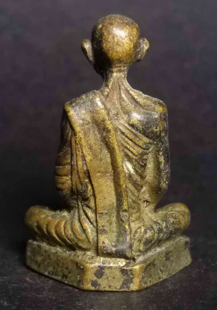 รหัสสินค้า พระกริ่ง พระหล่อ 024 รูปหล่อหลวงพ่อเดิม วัดหนองโพ อำเภอตาคลี จังหวัดนครสวรรค์ เนื้อทองผสม ไม่ทราบปีที่สร้าง พระรายการนี้ให้เช่าบูชาแล้ว