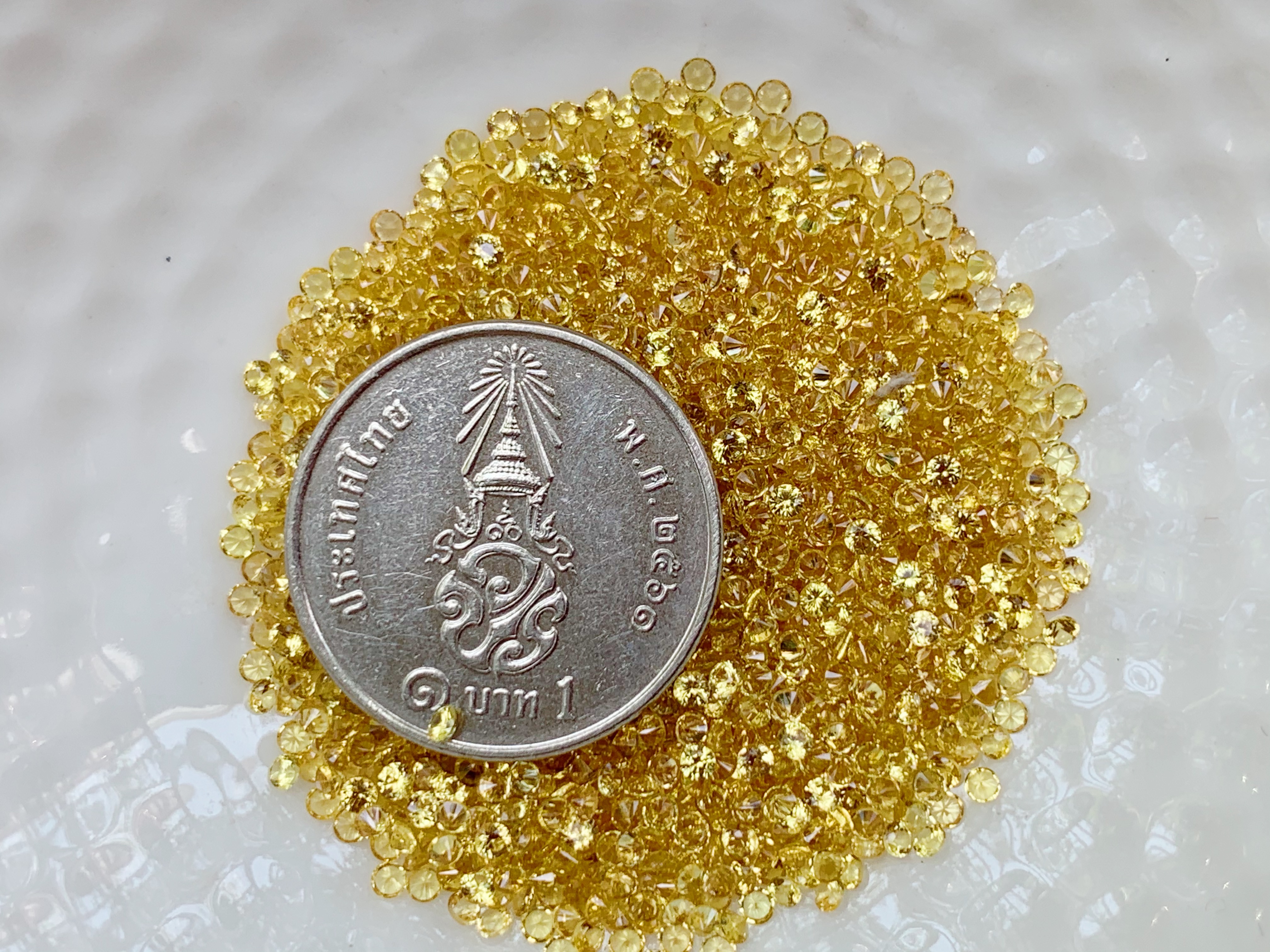 บุษราคัม 1.6 มม. 1 กะรัต