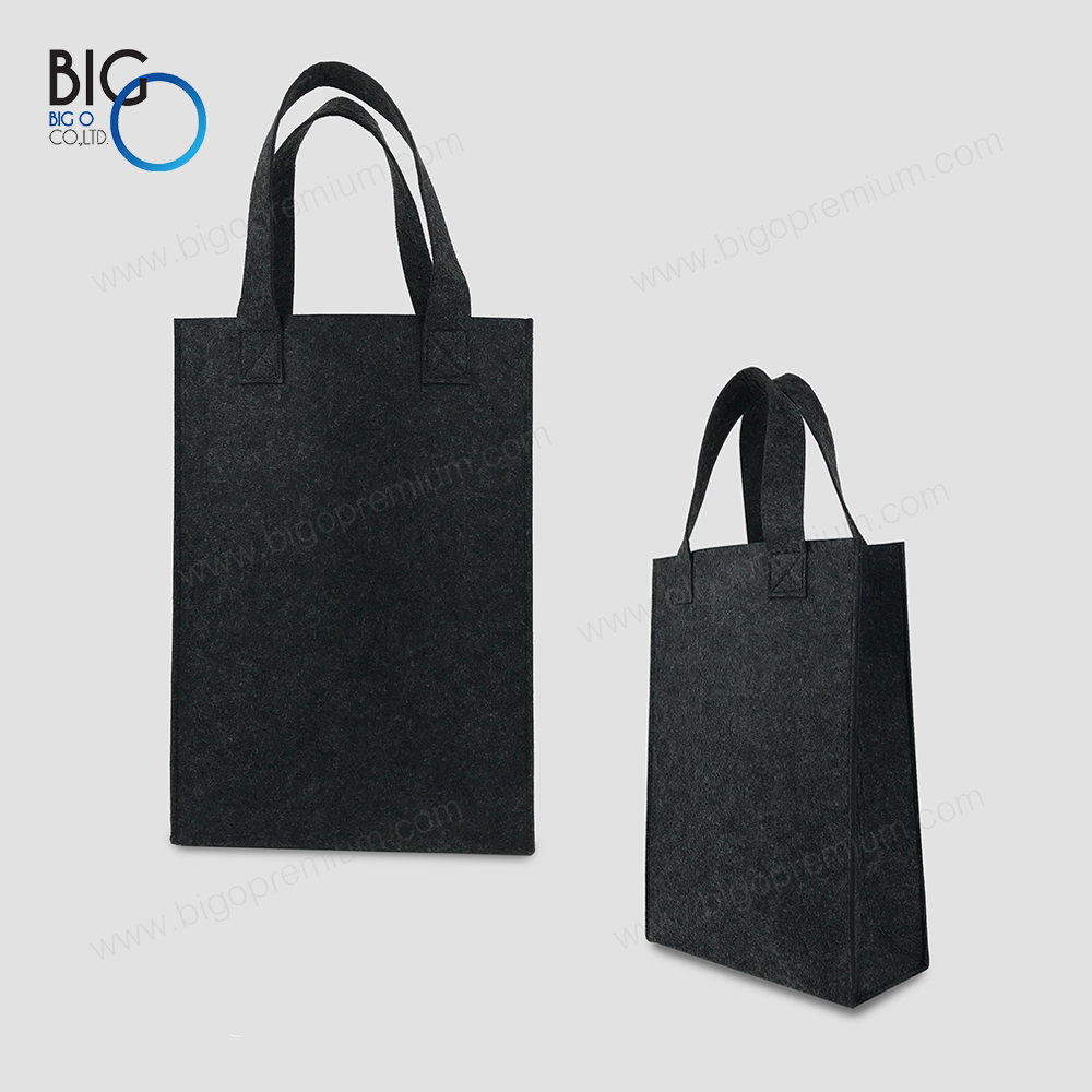 กระเป๋าถือผ้าสักหลาด