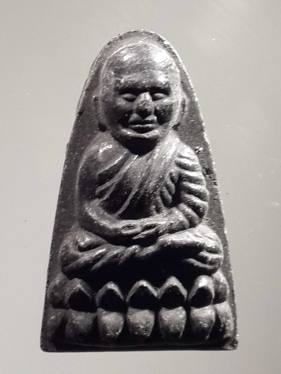 รหัสสินค้า หลวงปู่ทวด วัดต่างๆ 294 หลวงปู่ทวด วัดช้างให้ จ.ปัตตานี หลังเรียบ ไม่ทราบปีที่สร้าง คล้ายปี 24