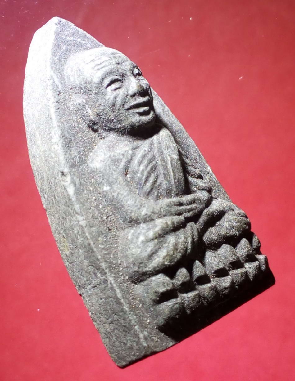 รหัสสินค้า หลวงปู่ทวด วัดต่างๆ 155 หลวงปู่ทวด วัดช้างให้ จ.ปัตตานี หลังตัวหนังสือ ไม่ทราบปี เนื้อผงใบลาน