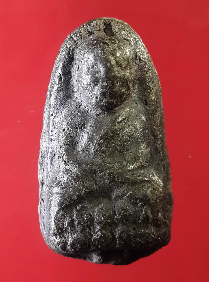 รหัสสินค้า หลวงปู่ทวด วัดต่างๆ 083 หลวงปู่ทวด วัดช้างให้ จังหวัดปัตตานี ด้านหลังโรยแร่ ไม่ทราบปีที่สร้าง เก่ามากมีอายุ พระรายการนี้ให้เช่าบูชาแล้ว