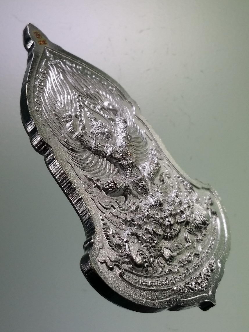 รหัสสินค้า พระมีกล่อง 075 เหรียญท้าวเวสสุวรรณ หน้าเทวดา รุ่นเศรษฐีรวยทันใจ ๒ หลวงพ่อพัฒน์ วัดห้วยด้วน อำเภอหนองบัว จังหวัดนครสวรรค์ เนื้อชุบเงินพ่นทราย จัดสร้าง 300 เหรียญ ตอกโค๊ต หมายเลข ๗๔