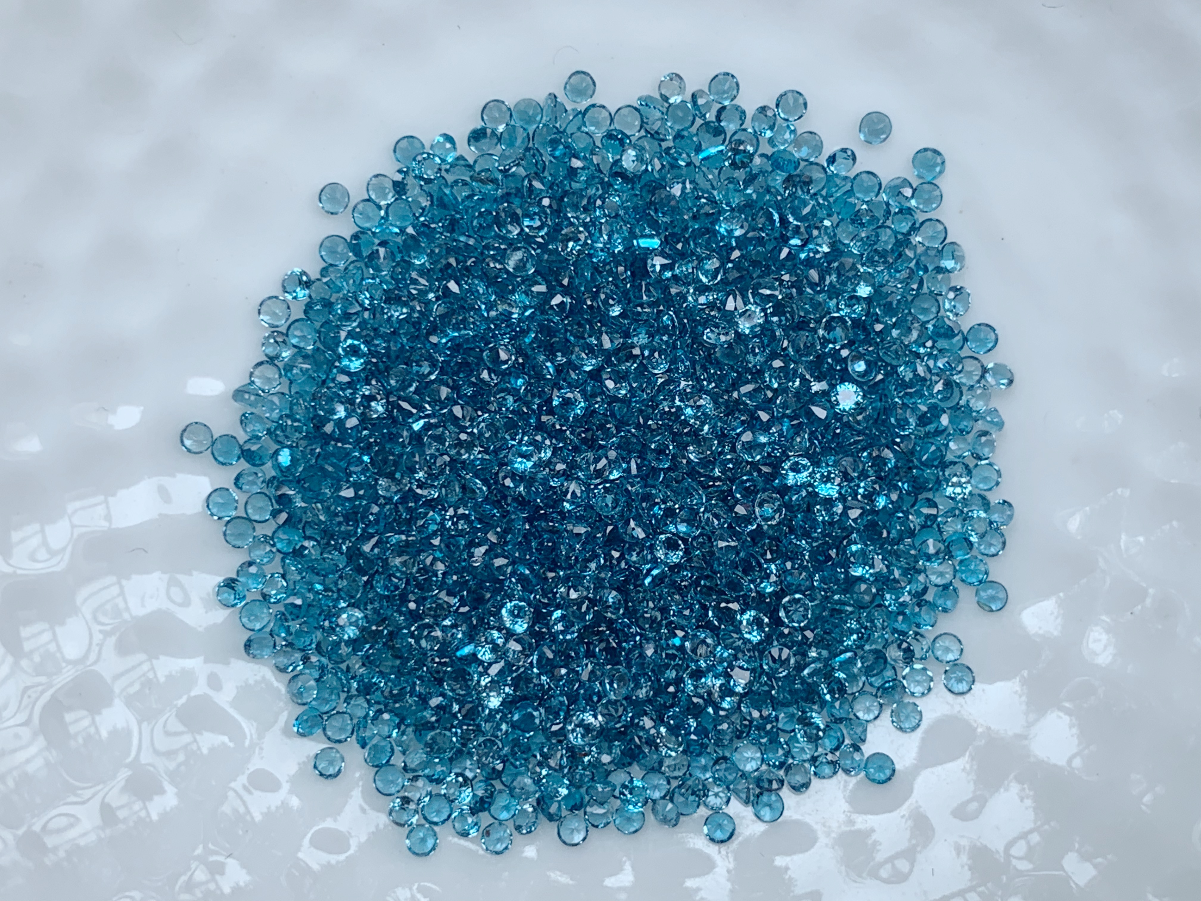 Londonblue topaz ลอนดอนบลูโทปาสกลม 1.5 มม. 1 กะรัต