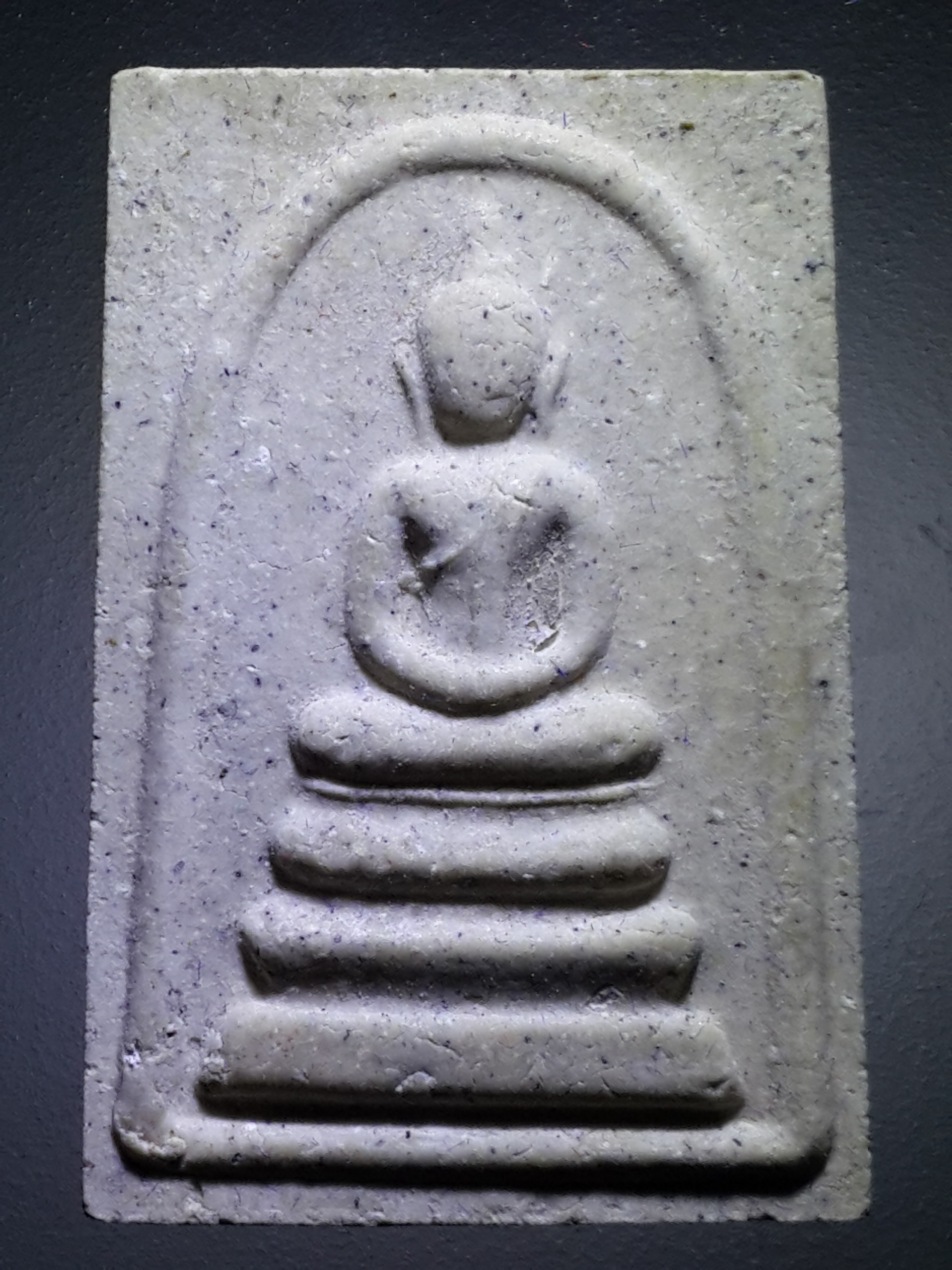 รหัสสินค้า พระมีกล่อง 220 พระสมเด็จเนื้อผง พิมพ์วัดระฆัง รุ่นโตมหาโชคมหาลาภ วัดบางมดโสธราราม กรุงเทพ สร้างปี 2558 พิมพ์เกศบัวตูม