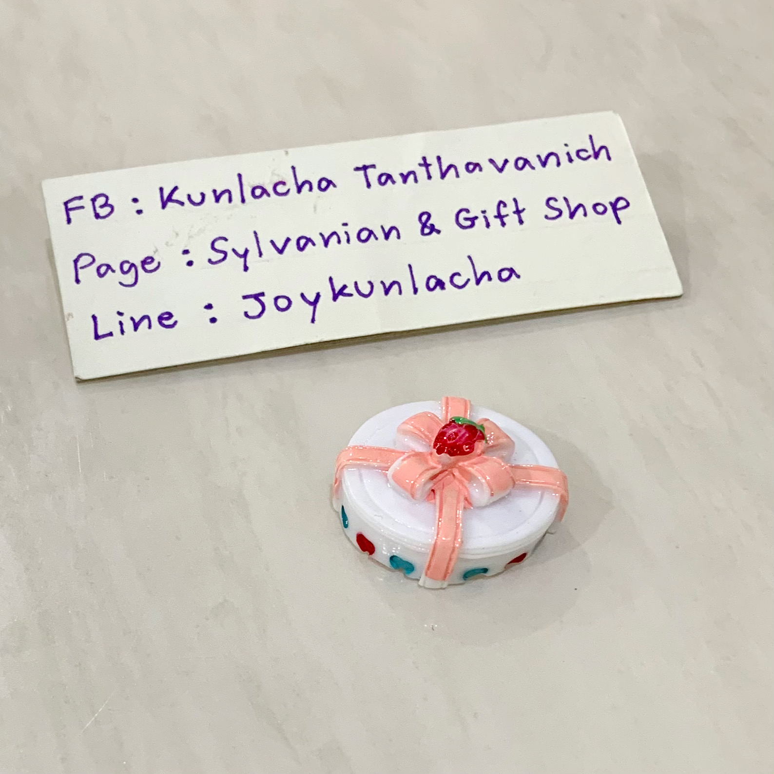 ขนมเค้กเรซิ่นจิ๋ว สเกล 1:12 โมเดลจำลอง ของจิ๋ว งานจีน เล่นกับตุ๊กตาซิลวาเนียนได้ (Sylvanian Families)