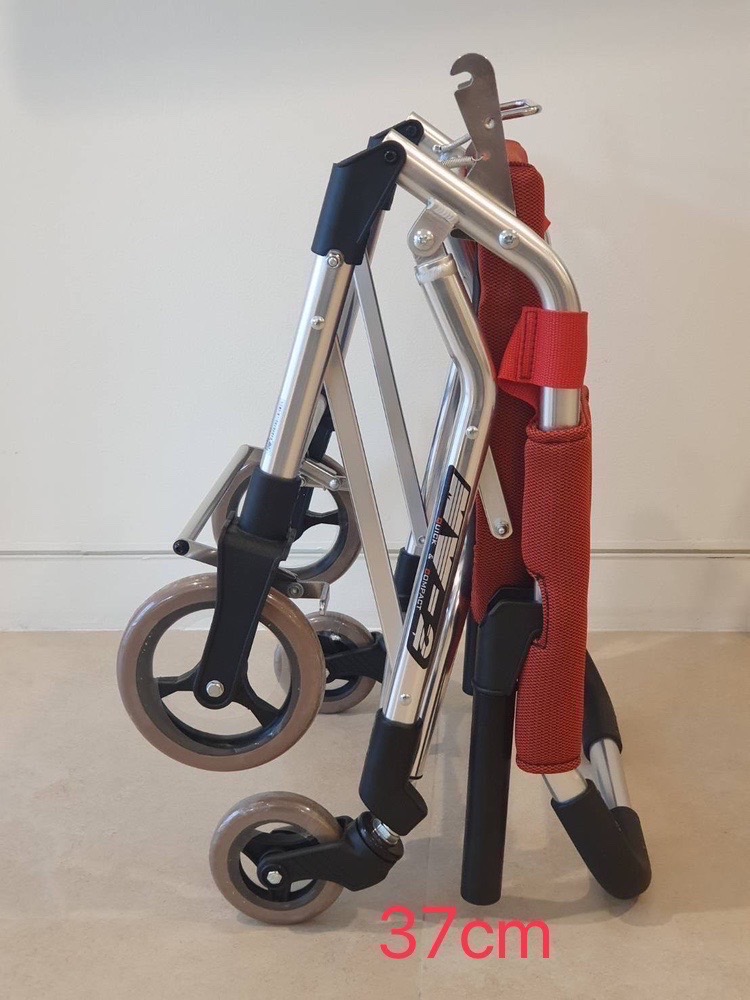 รถเข็นน้ำหนักเบา แบรนด์ญี่ปุ่น Matsunaga Wheelchair (車いす) รุ่น MV2 น้ำหนักเบาพิเศษเพียง 6.2 kg. + แถมฟรีกระเป๋าใส่รถเข็น 1 ใบ