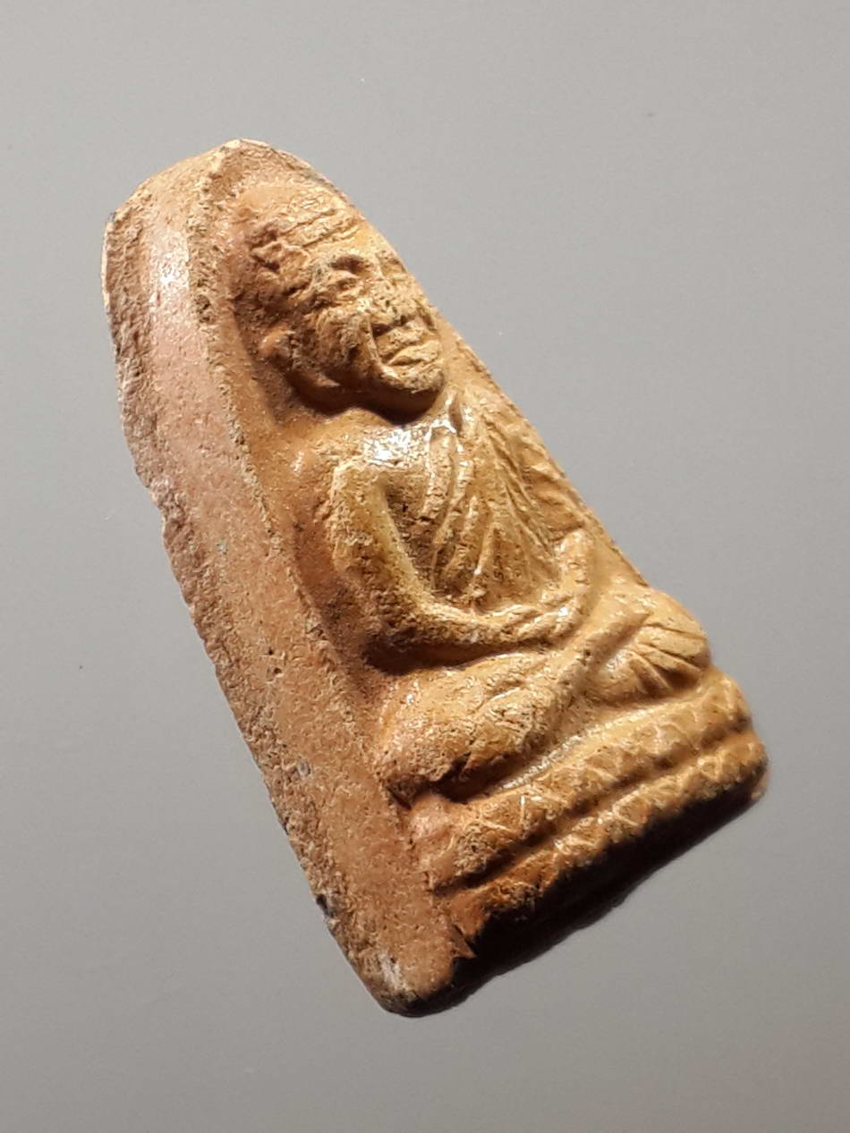 รหัสสินค้า หลวงปู่ทวด วัดต่างๆ 303 หลวงปู่ทวด วัดช้างให้ จังหวัดปัตตานี เนื้อดินเผา รุ่นพุทธบารมี