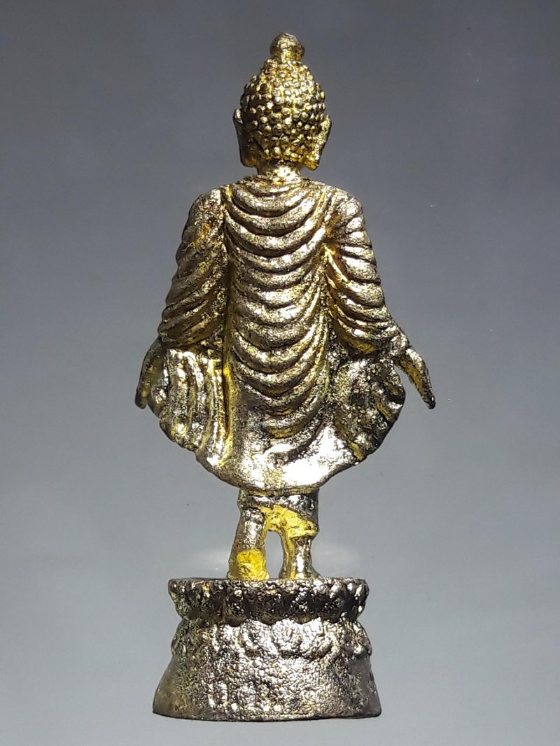 รหัสสินค้า พระมีกล่อง 229 รูปหล่อเนื้อทองระฆัง หล่อตัน พระปางเปิดโลกโภคทรัพย์ วัดอ่างทอง ตำบลอ่างทอง อำเภอทับสะแก จังหวัดประจวบคีรีขันธ์ สร้างปี 2559