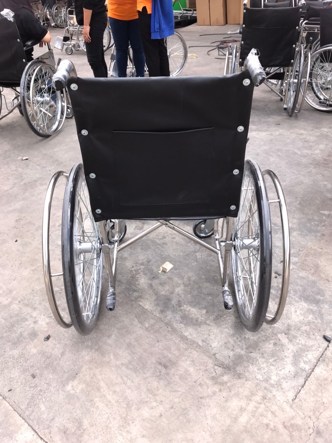 รถเข็นวีลแชร์ผู้ป่วยสแลนเลส รุ่น PP045(A) แบบพับได้