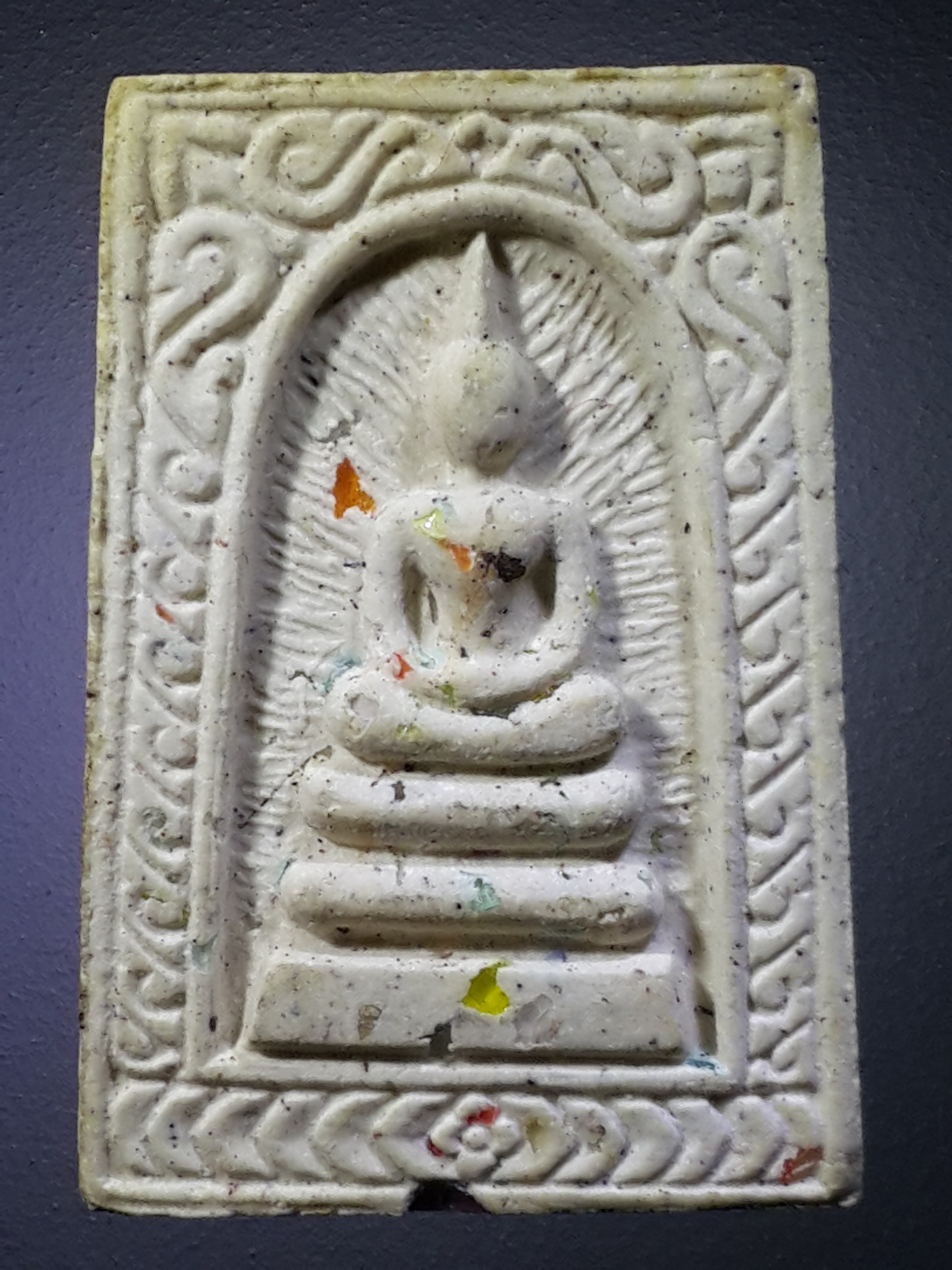 รหัสสินค้า พระมีกล่อง 389 พระสมเด็จรัศมีทิพย์ หลวงพ่อสัมฤทธิ์ วัดถ้ำแฝด อำเภอท่าม่วง จังหวัดกาญจนบุรี