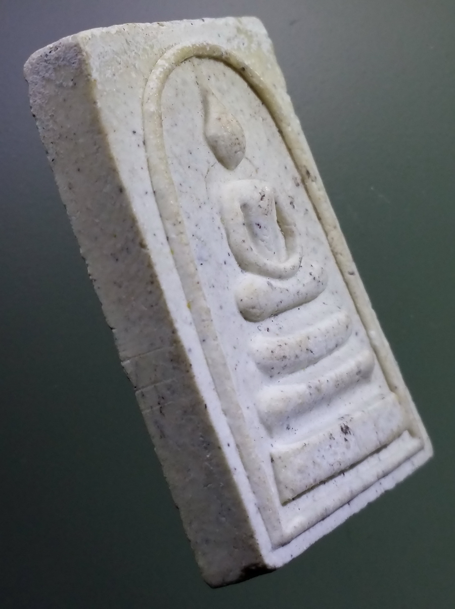 รหัสสินค้า พระสมเด็จ วัดต่างๆ 1051 พระสมเด็จเนื้อผง หลวงปู่ชอบ ฐานสโม วัดป่าโคกมน อำเภอวังสะพุง จังหวัดเลย พระรายการนี้ให้เช่าบูชาแล้ว