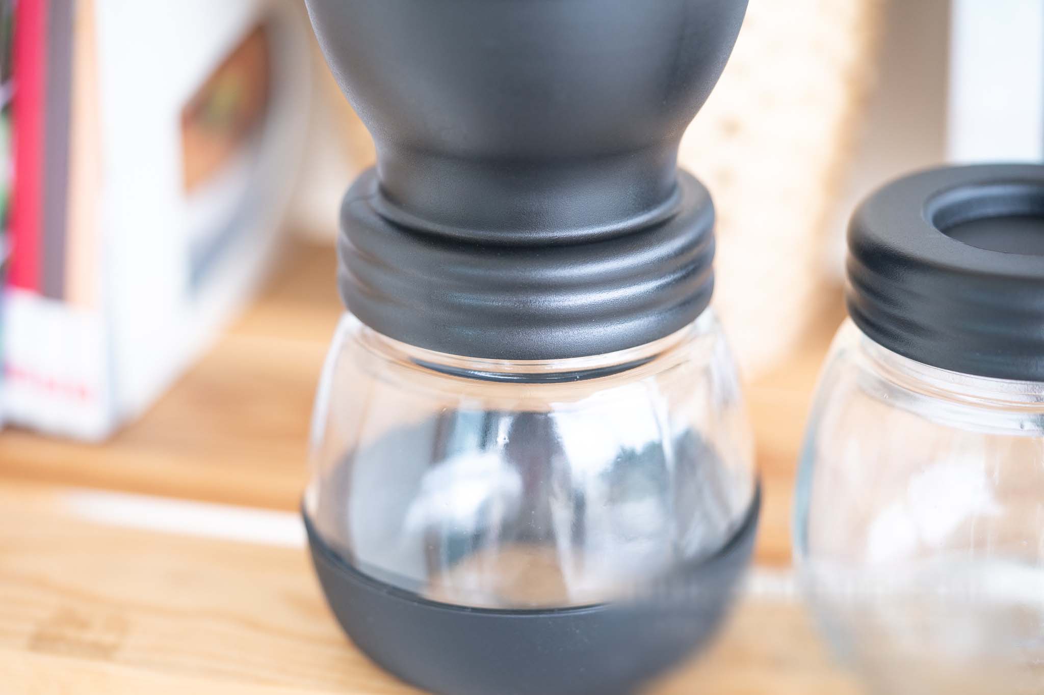 เครื่องบดเมล็ดกาแฟมือหมุนสไตร์วินเทจ แบบขวดโหล