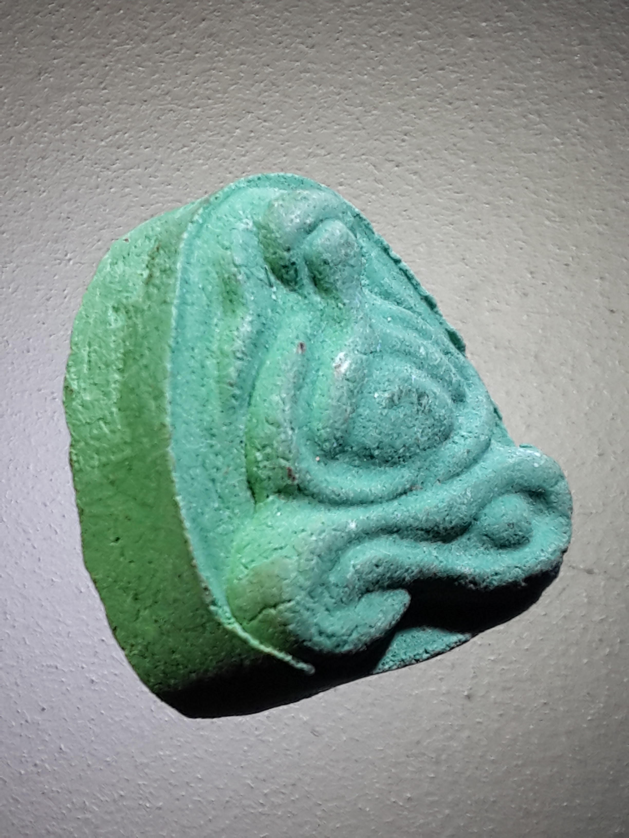 รหัสสินค้า พระปิดตาทั่วไป 243 พระปิดตาเนื้อผง หลังยันต์ พุทธ หลวงพ่อพุฒ วัดกลางบางพระ จังหวัดนครปฐม