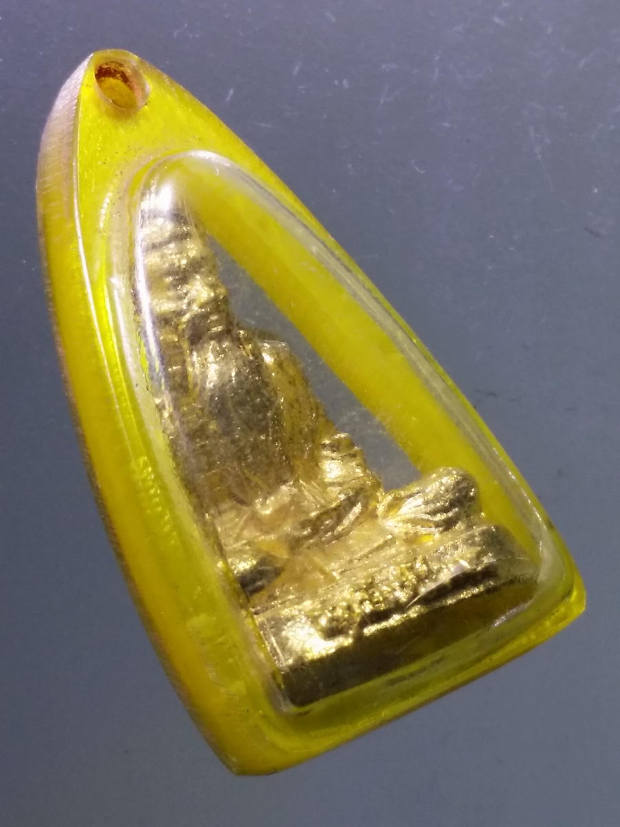 Antig Pim 145 รูปหล่อ พระฤาษี เลี่ยมพลาสติกมาแต่เดิม ไม่ทราบที่ ตัวหนังสืออ่านไม่ออก ครับ