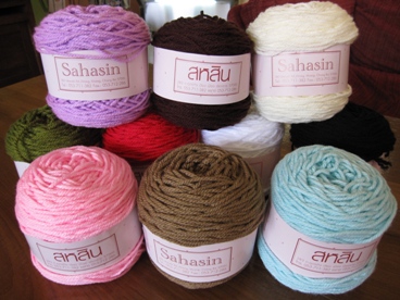 ไหมพรมสหสิน (ผลิตเอง) รุ่นเส้นอ้วนสีล้วน Fatty Yarn Solid