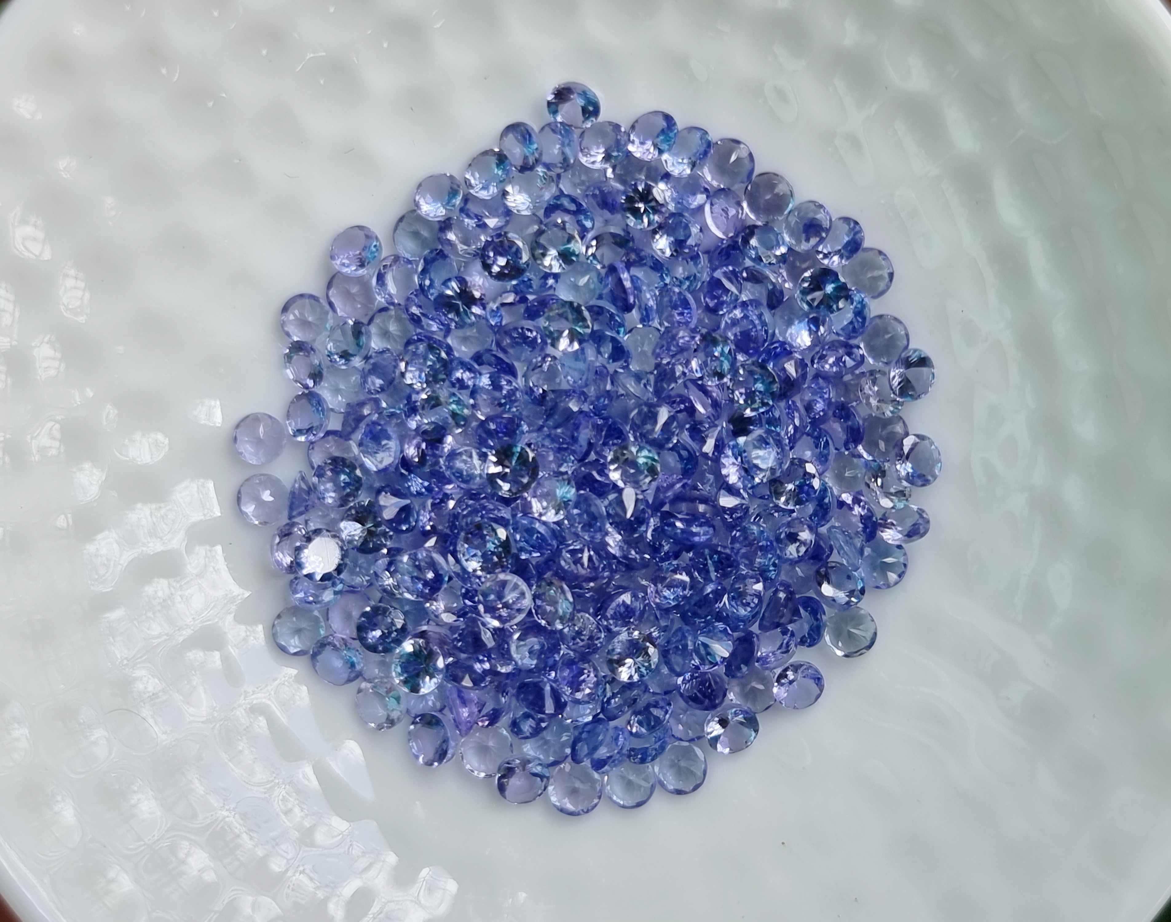 แทนซาไนท์กลม 3.0 mm. 1 กะรัต