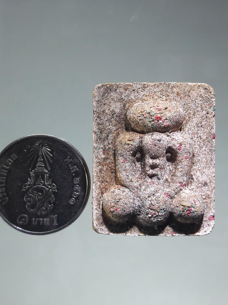 รหัสสินค้า พระมีกล่อง 371 พระปิดตาเนื้อผงเถ้าอัฐิ ย้อนยุคพิมพ์วัดโพธิ์ พระครูเกษมจริยานุกูล ครูบากิตติชัย เขมจารี วัดปางมะกง อำเภอเชียงดาว จังหวัดเชียงใหม่ สร้างปี 2566