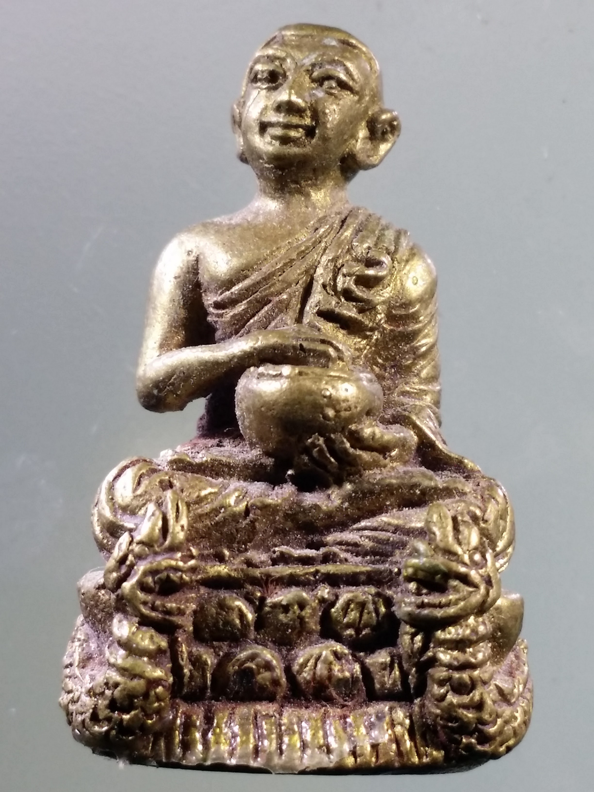 Antig FB 6390 รูปหล่อพระสีวลี จกบาตร ฐานพญานาค เนื้อทองผสม ไม่ทราบที่ พระรายการนี้ให้เช่าบูชาแล้ว