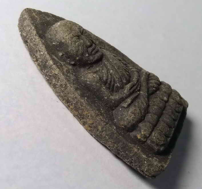 รหัสสินค้า ปัตตานี 012 หลวงปู่ทวดเนื้อผงใบลาน หลังยันต์นะเฉลียวเพชร วัดช้างให้ จังหวัดปัตตานี ไม่ทราบปีที่สร้าง พระรายการนี้ ให้เช่าบูชาแล้ว