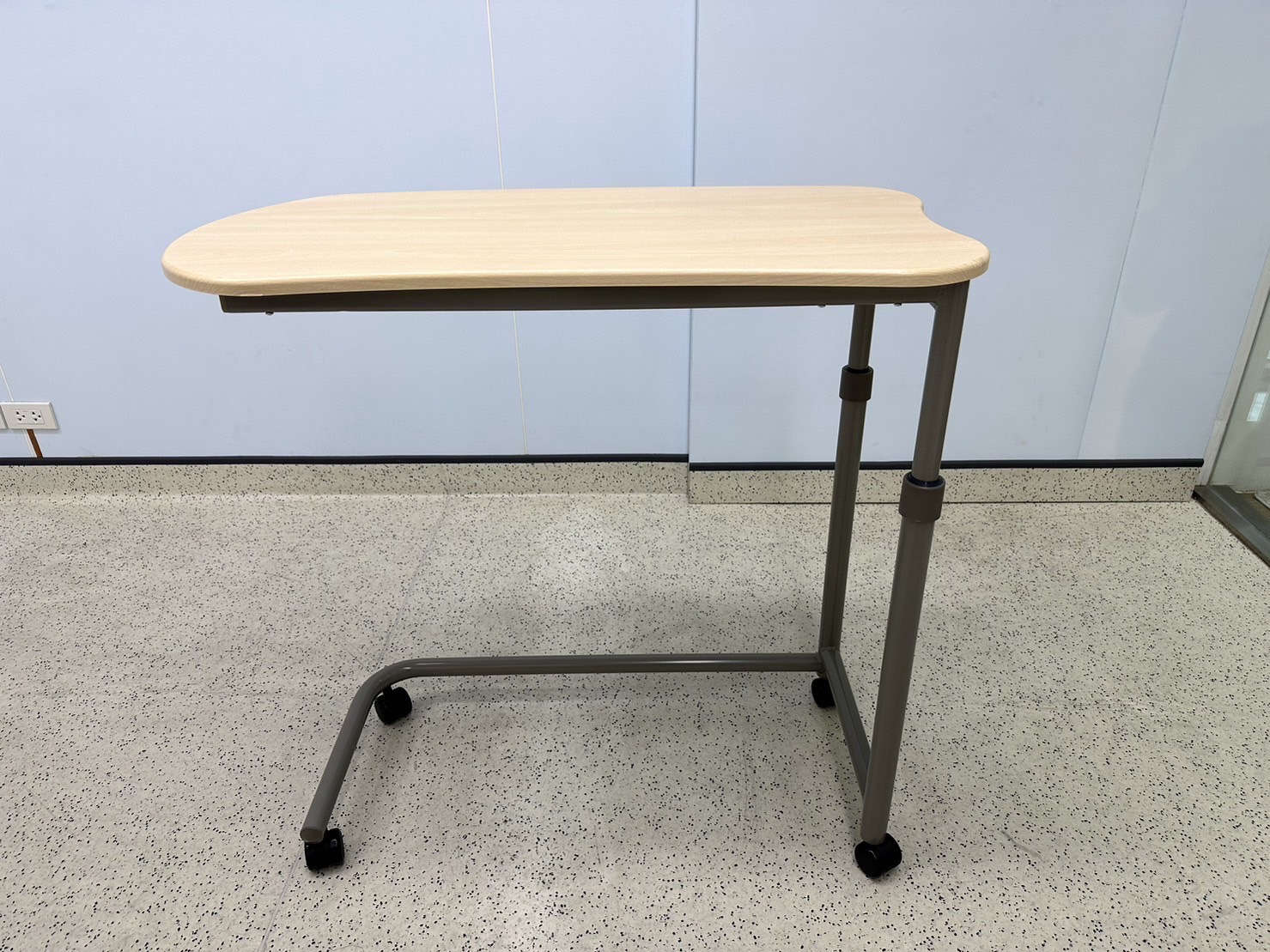 โต๊ะคร่อมเตียง แบรนด์ Hill-Rom (Overbed Hill-Rom)