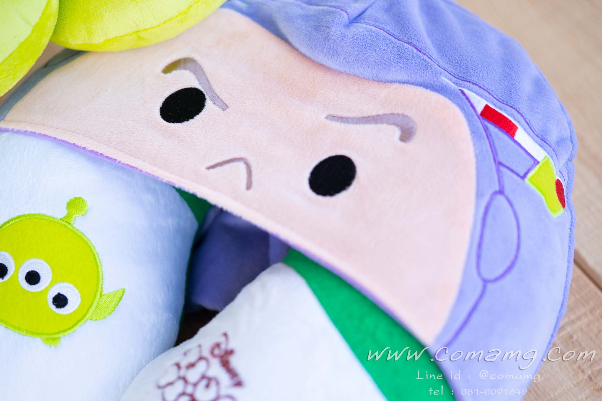 หมอนรองคอมีหมวก บัสไลท์เยียร์&เอเลี่ยน3ตา (ในเรื่องToy story )