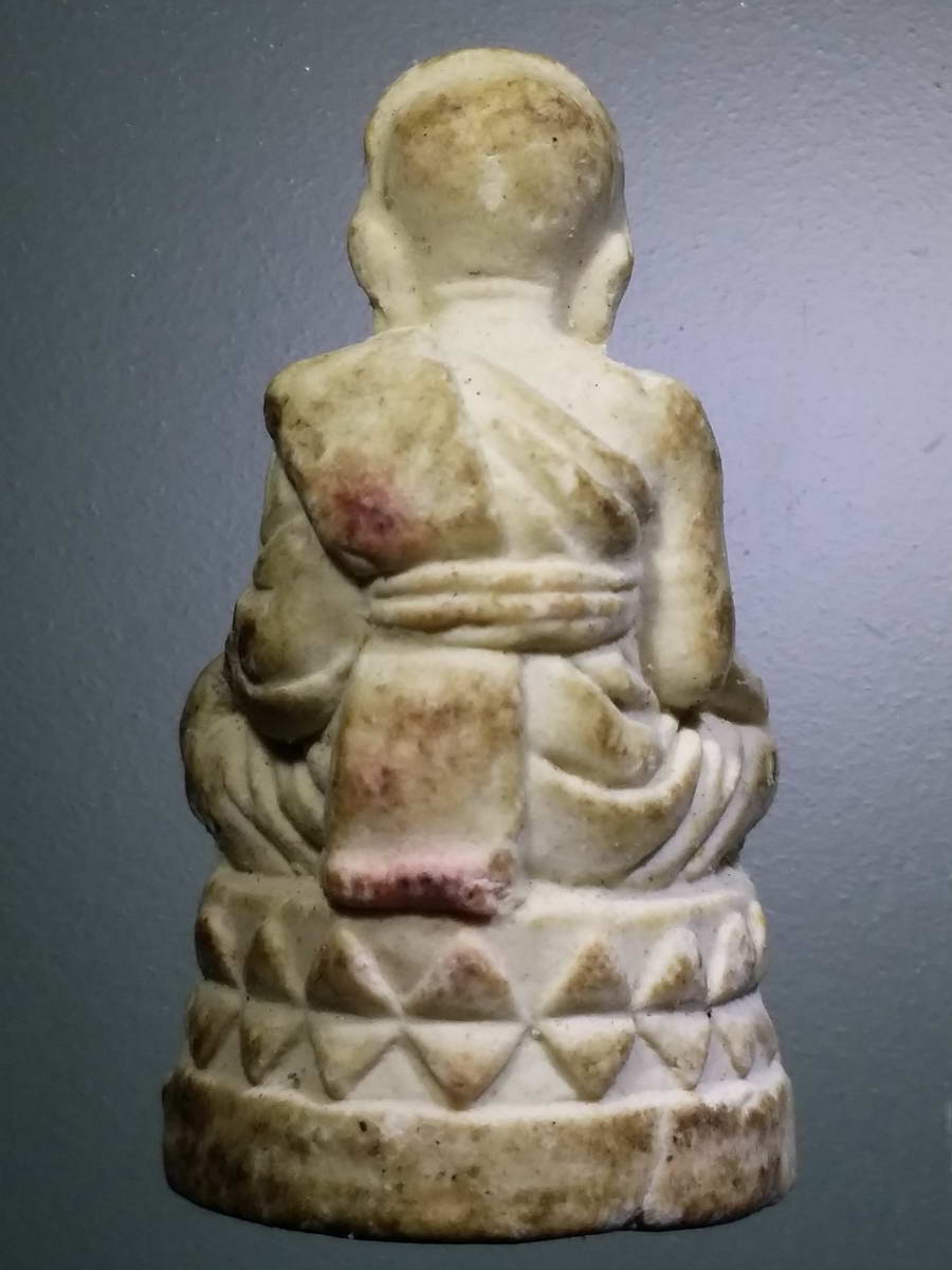 รหัสสินค้า หลวงปู่ทวด วัดต่างๆ 443 รูปหล่อลอยองค์หลวงปู่ทวด ไม่ทราบที่ มือถือลูกแก้วกายสิทธิ์